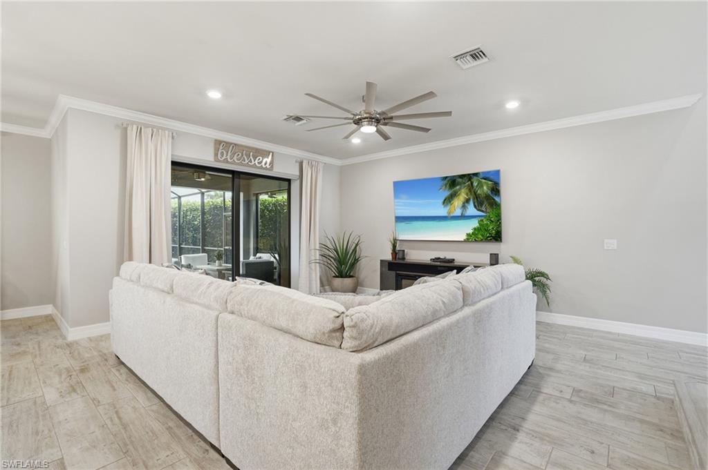 AVERY SQUARE - Residential