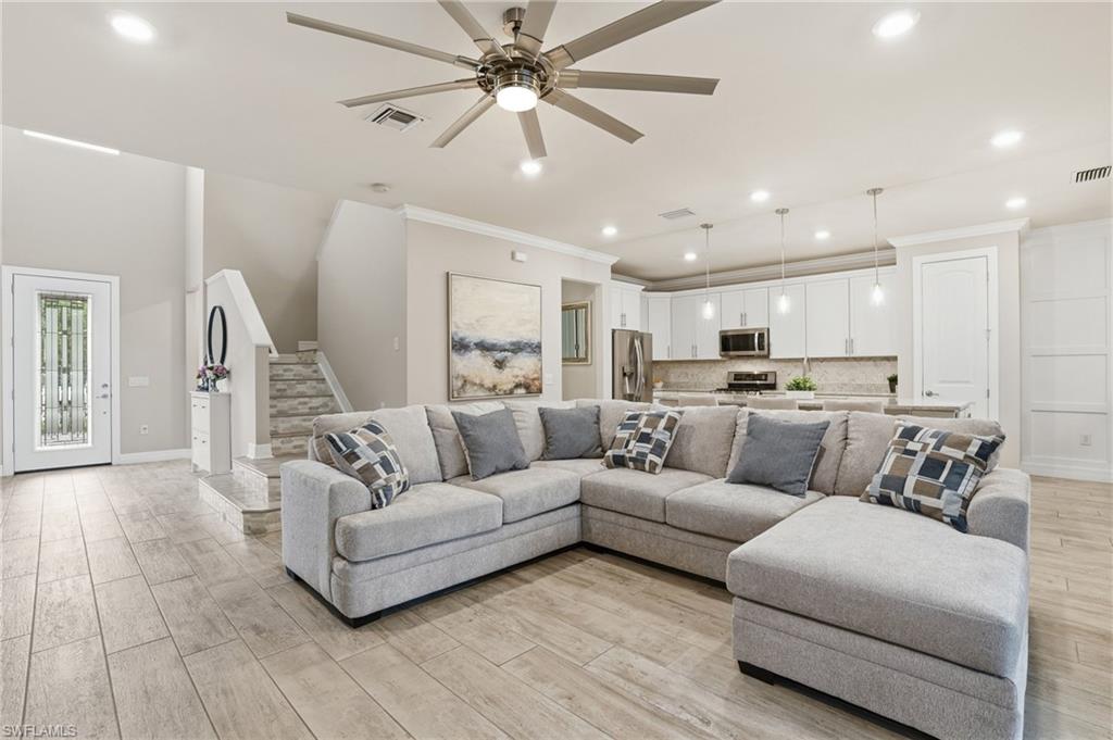 AVERY SQUARE - Residential