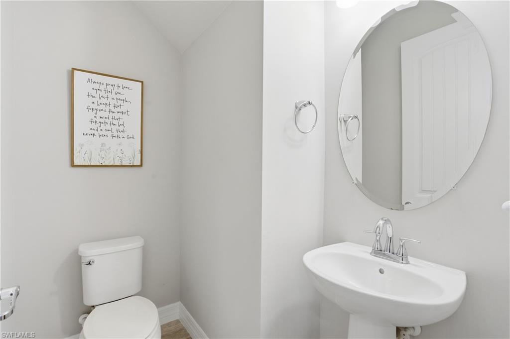 AVERY SQUARE - Residential