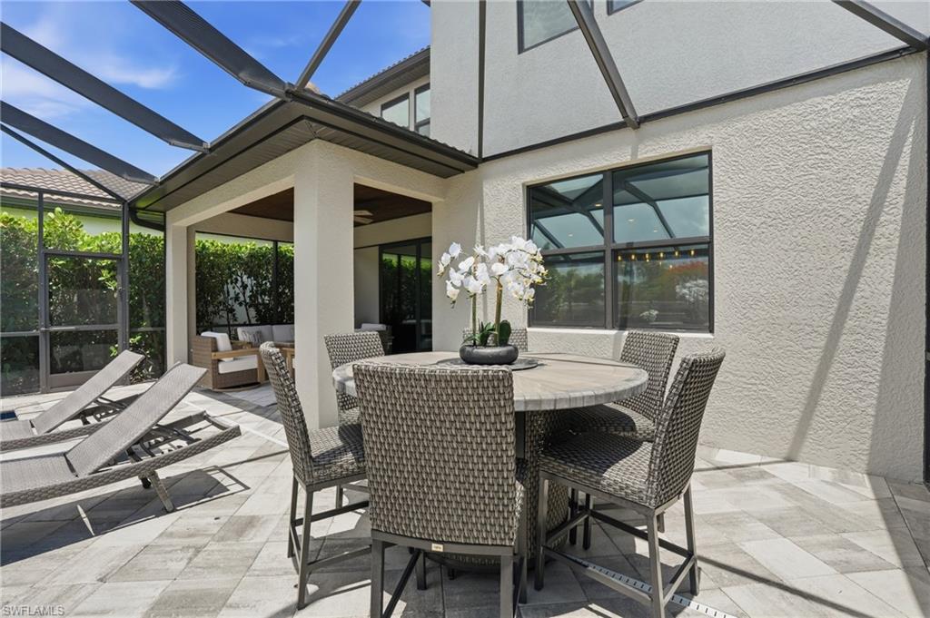 AVERY SQUARE - Residential