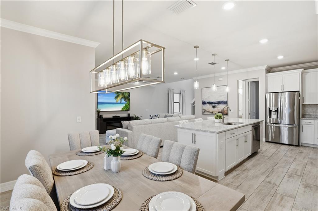 AVERY SQUARE - Residential