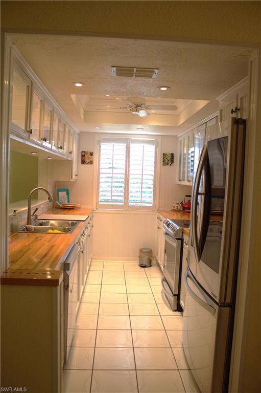 VILLAS AT FOUNTAIN LAKES - Residential