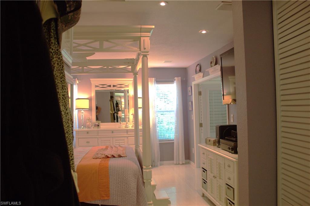 VILLAS AT FOUNTAIN LAKES - Residential