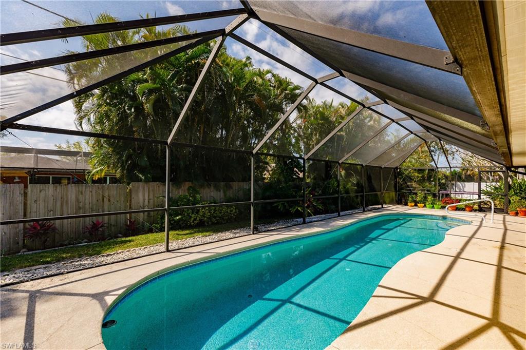 WILLOUGHBY ACRES - Residential