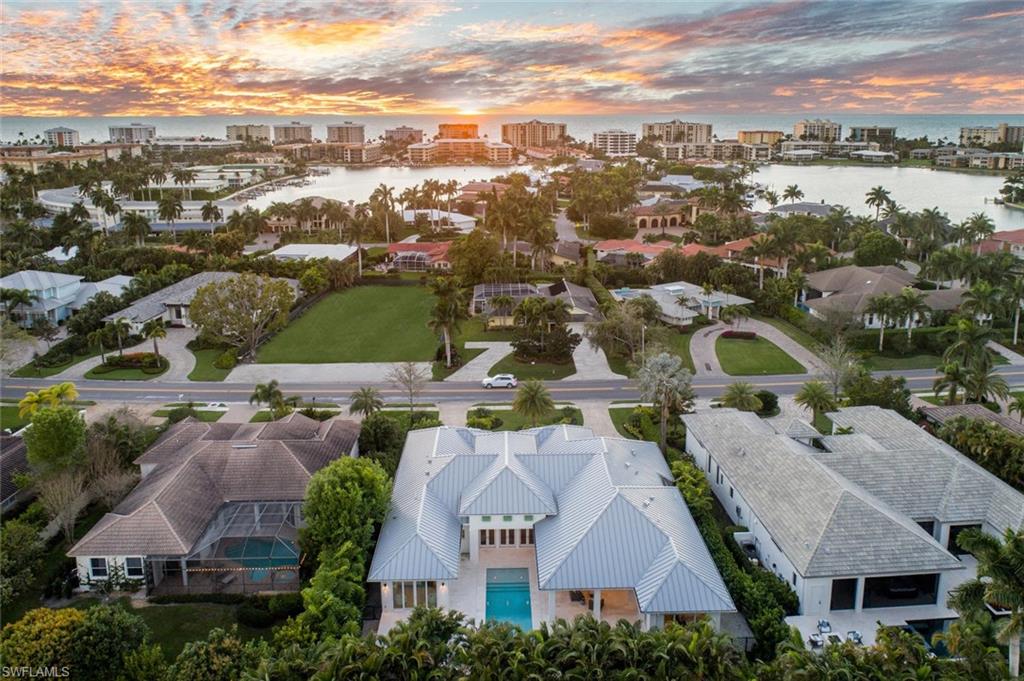 MOORINGS - Residential