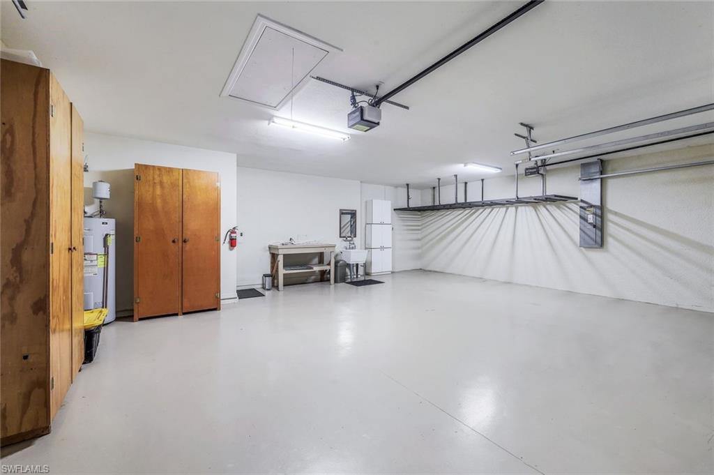 ROYAL PALM GOLF ESTATES - Residential Lease