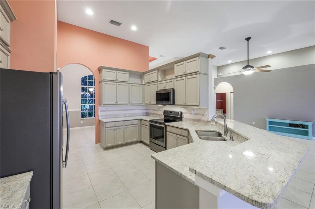 ROYAL PALM GOLF ESTATES - Residential Lease