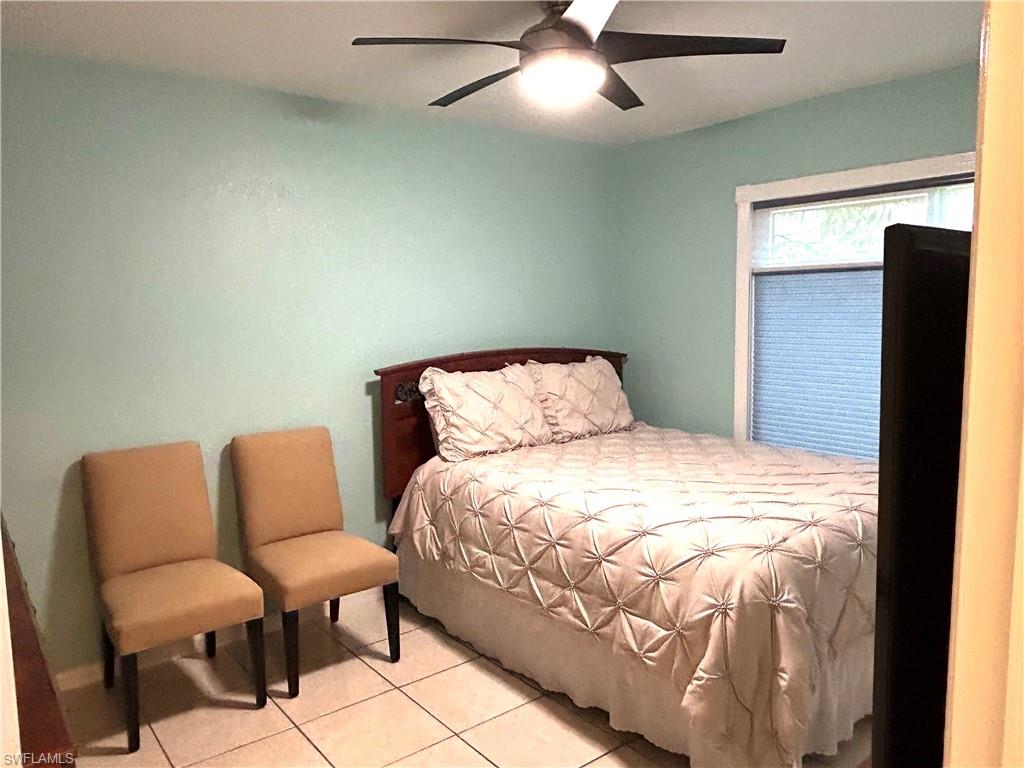 NAPLES MANOR - Residential