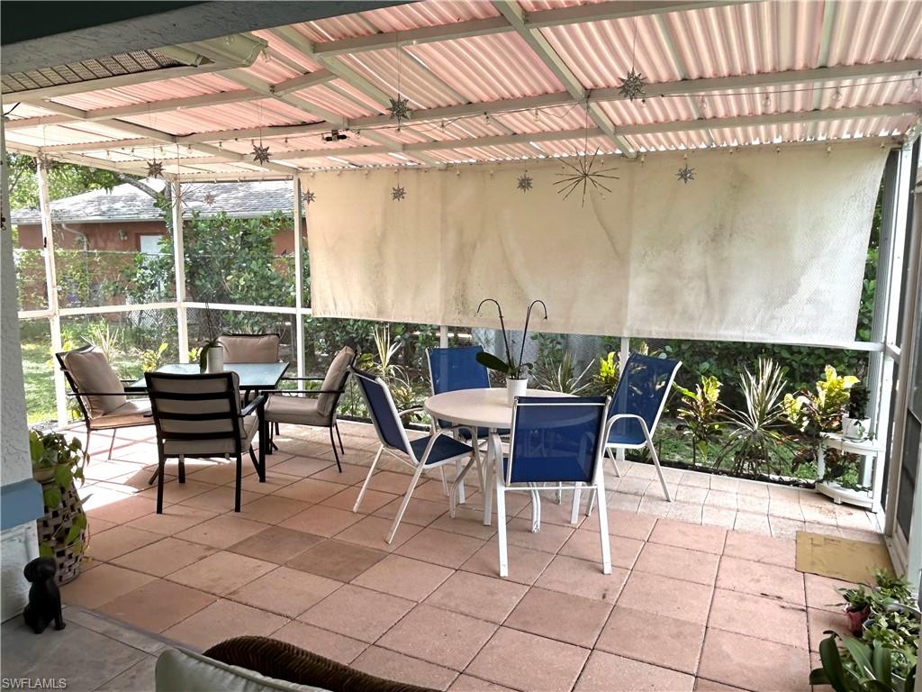 NAPLES MANOR - Residential