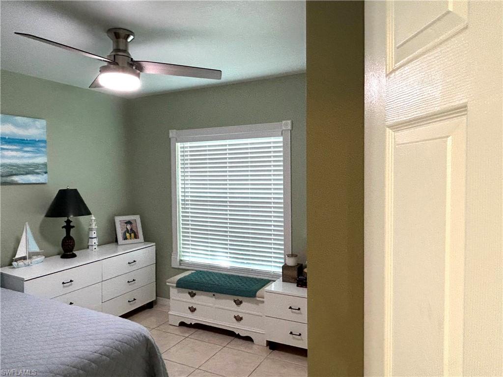 NAPLES MANOR - Residential