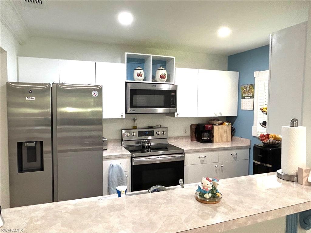 NAPLES MANOR - Residential