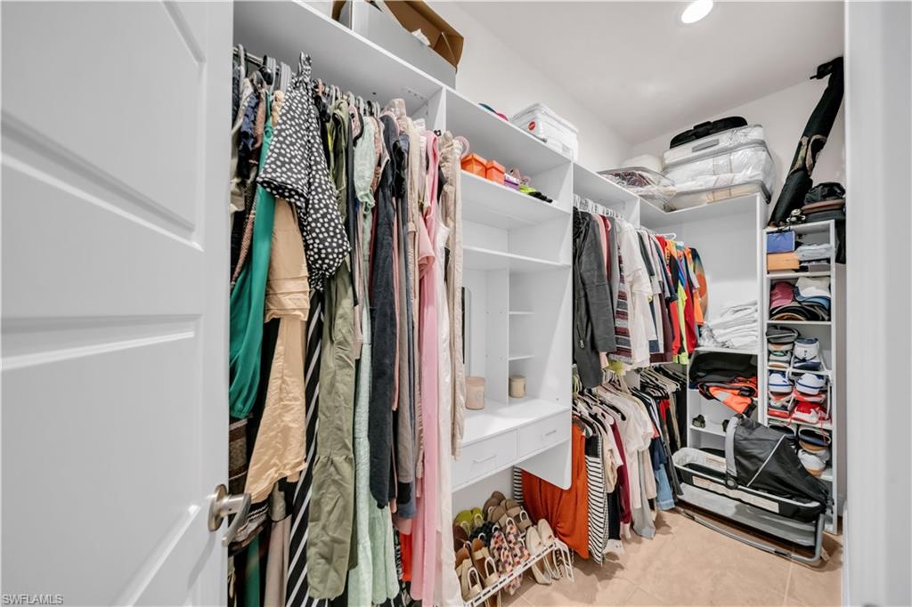 BANYAN VILLAGE - Residential