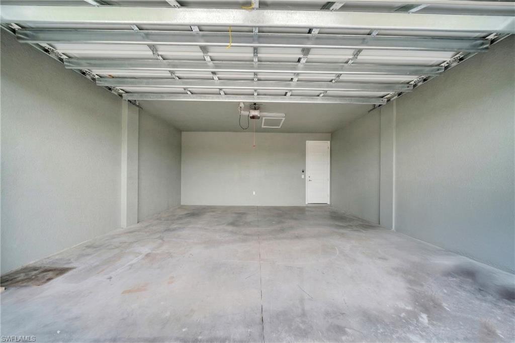 BANYAN VILLAGE - Residential