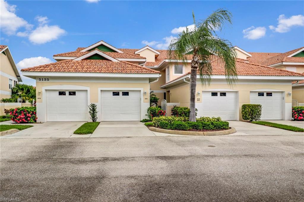 EDGEWATER AT CARLTON LAKES - Residential