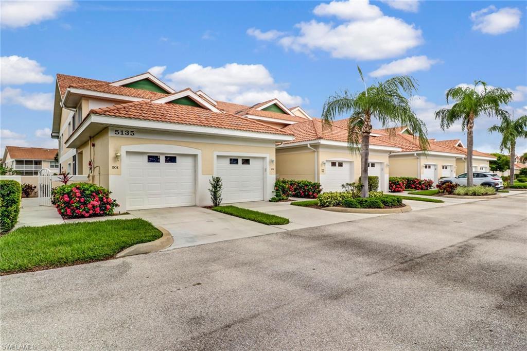 EDGEWATER AT CARLTON LAKES - Residential