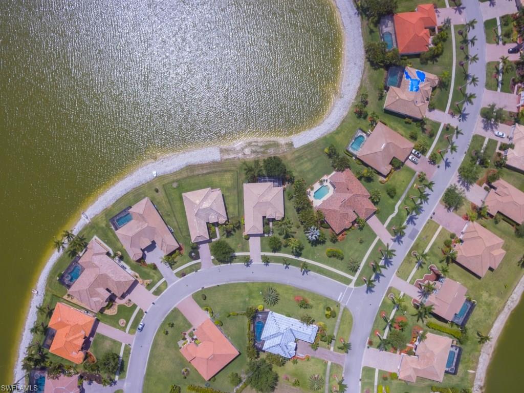 VALENCIA LAKES - Residential