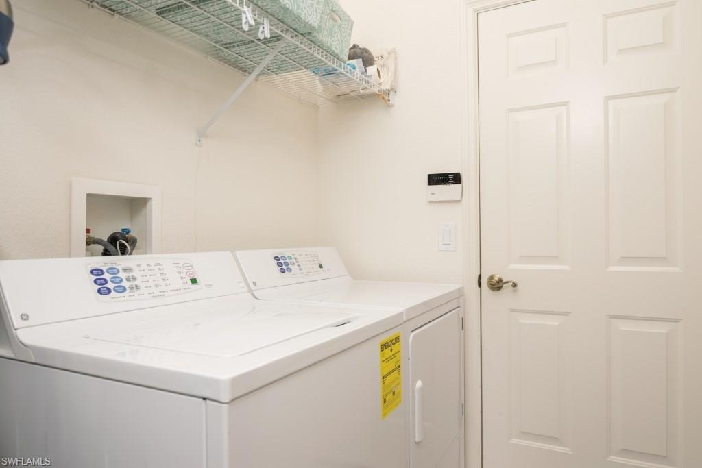 VALENCIA LAKES - Residential