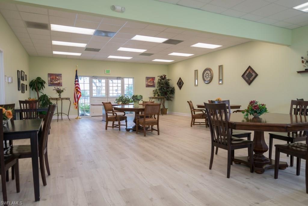 VALENCIA LAKES - Residential