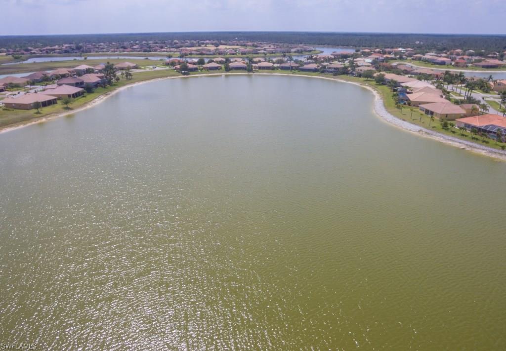 VALENCIA LAKES - Residential