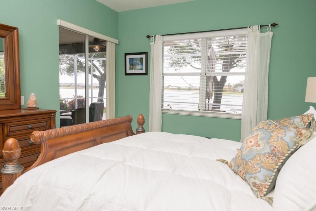 VALENCIA LAKES - Residential