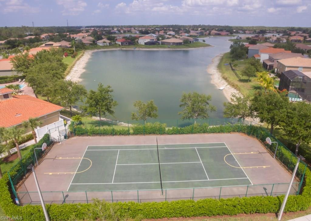 VALENCIA LAKES - Residential
