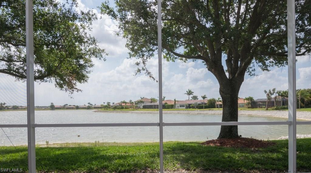 VALENCIA LAKES - Residential