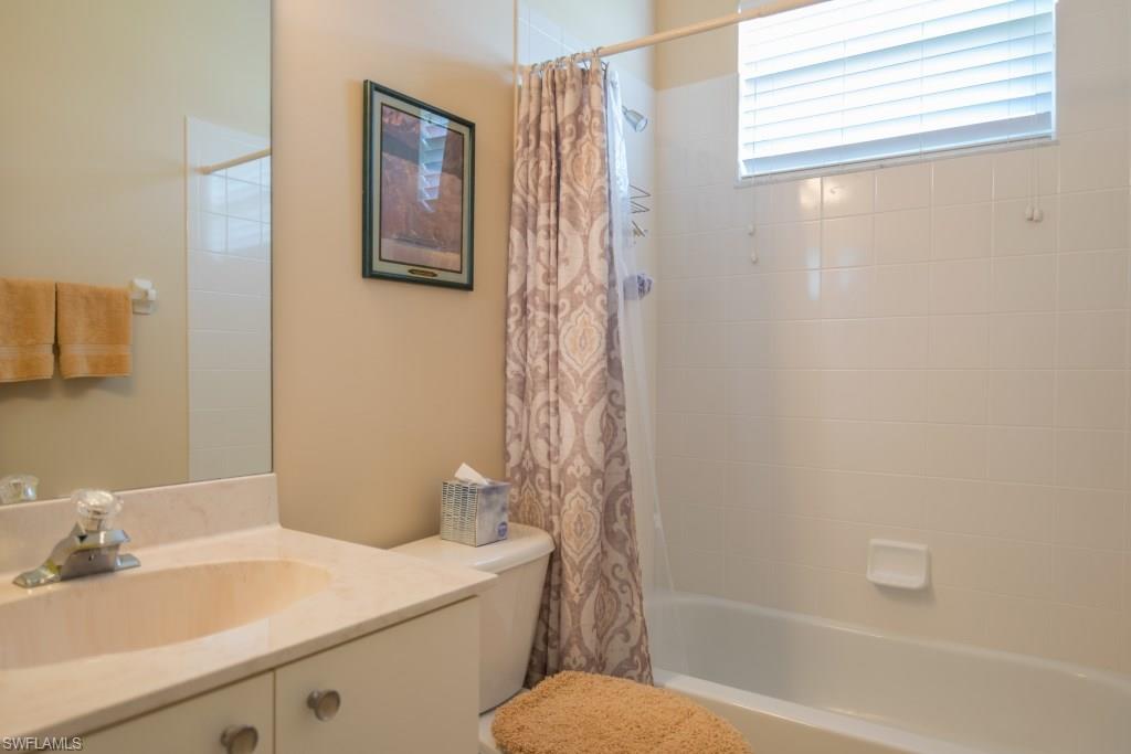 VALENCIA LAKES - Residential