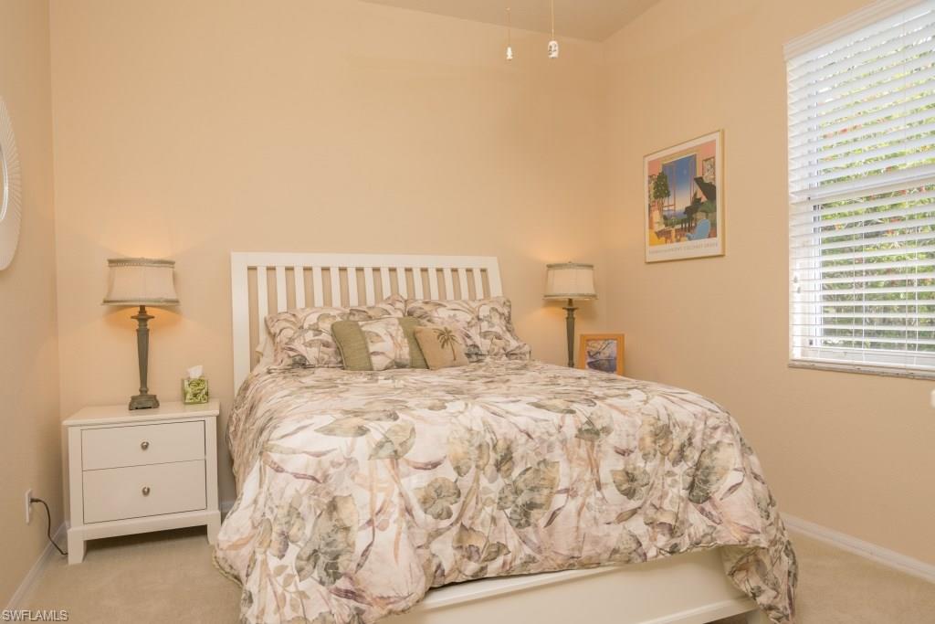 VALENCIA LAKES - Residential