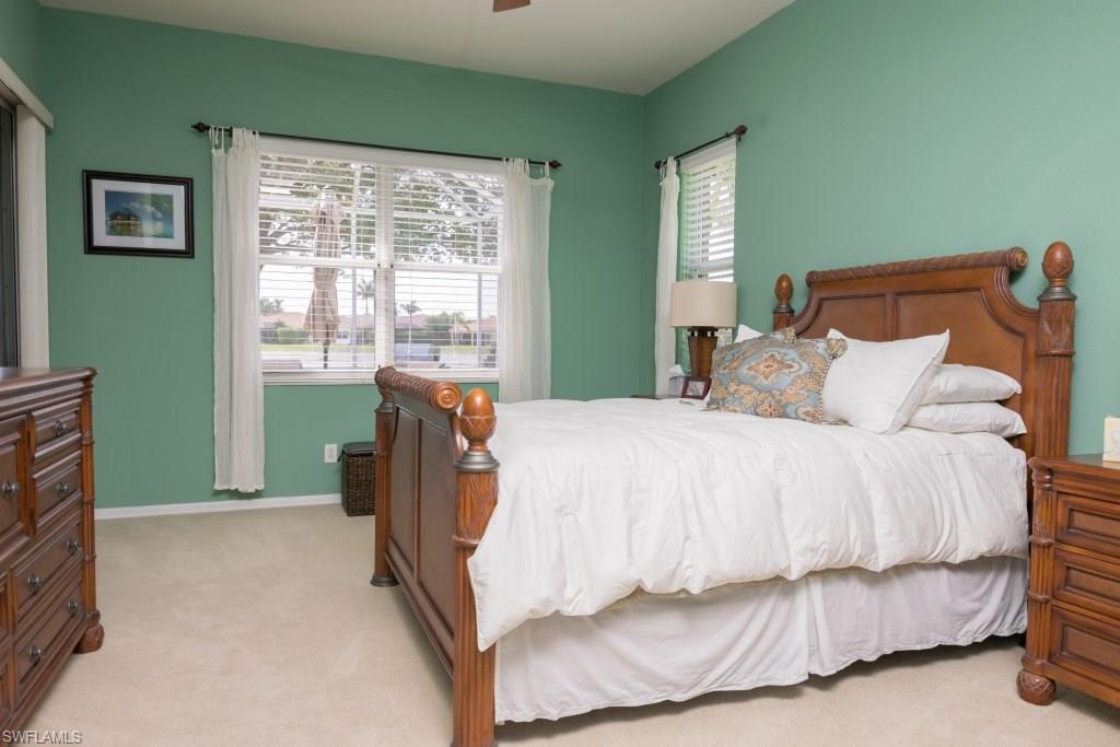 VALENCIA LAKES - Residential