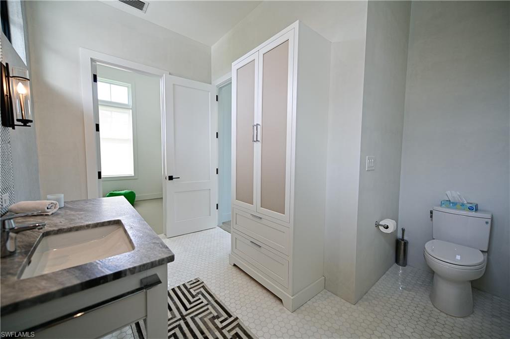 BAREFOOT BEACH - Residential