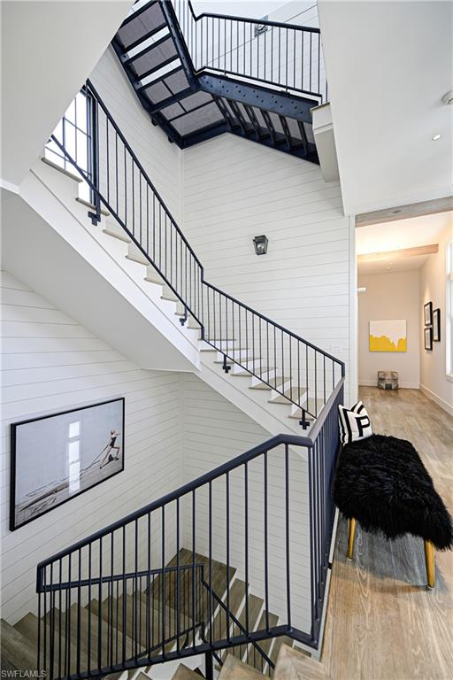 BAREFOOT BEACH - Residential