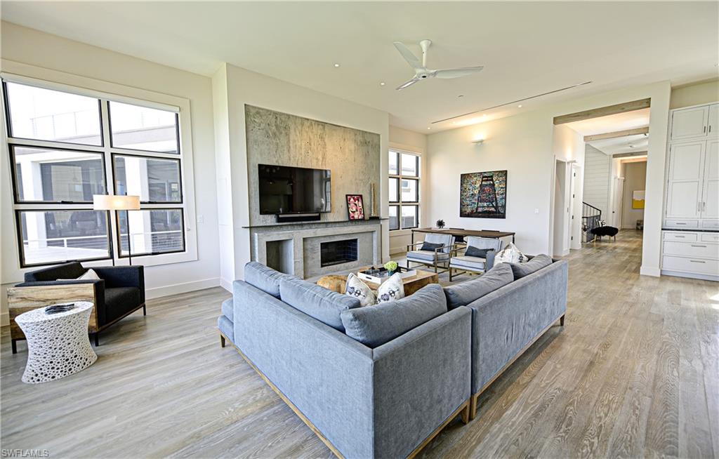 BAREFOOT BEACH - Residential