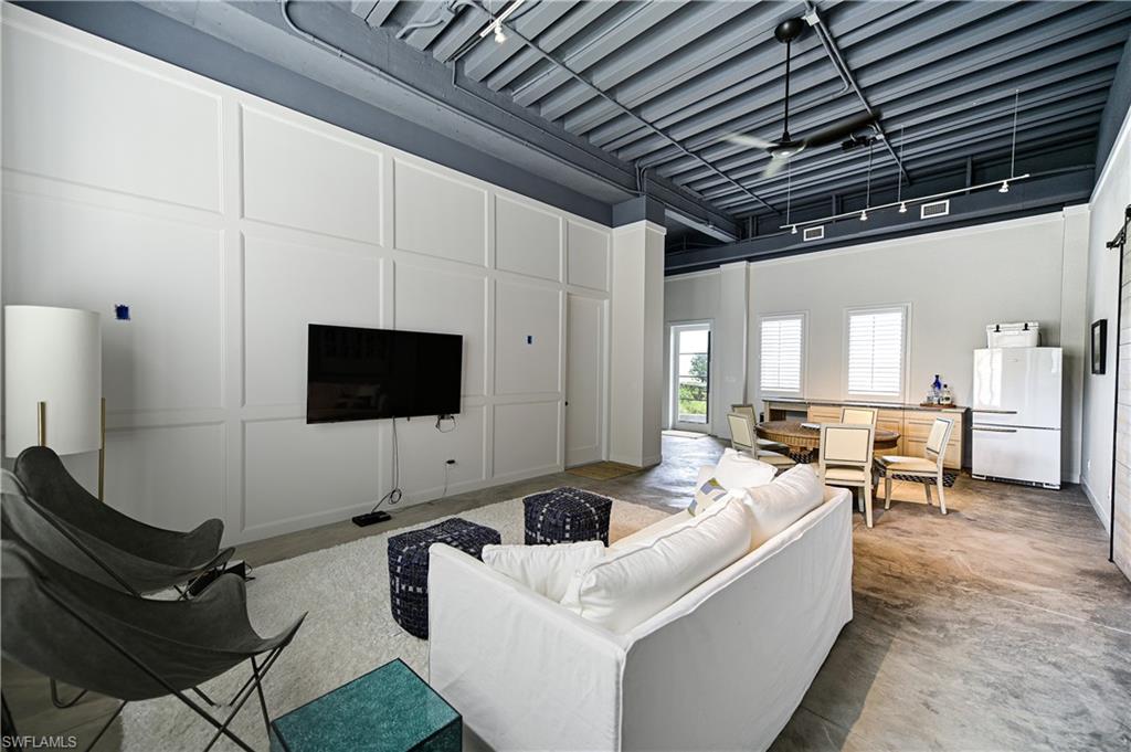 BAREFOOT BEACH - Residential