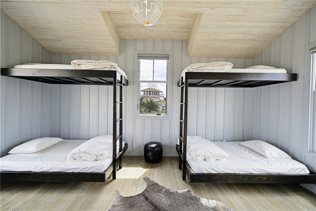 BAREFOOT BEACH - Residential