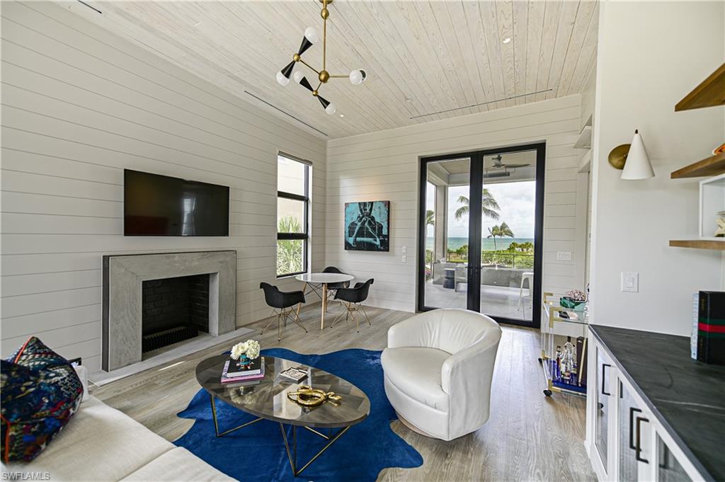 BAREFOOT BEACH - Residential