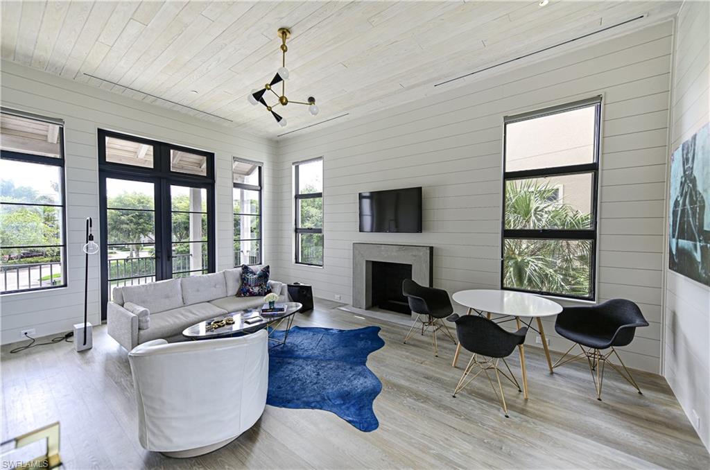 BAREFOOT BEACH - Residential