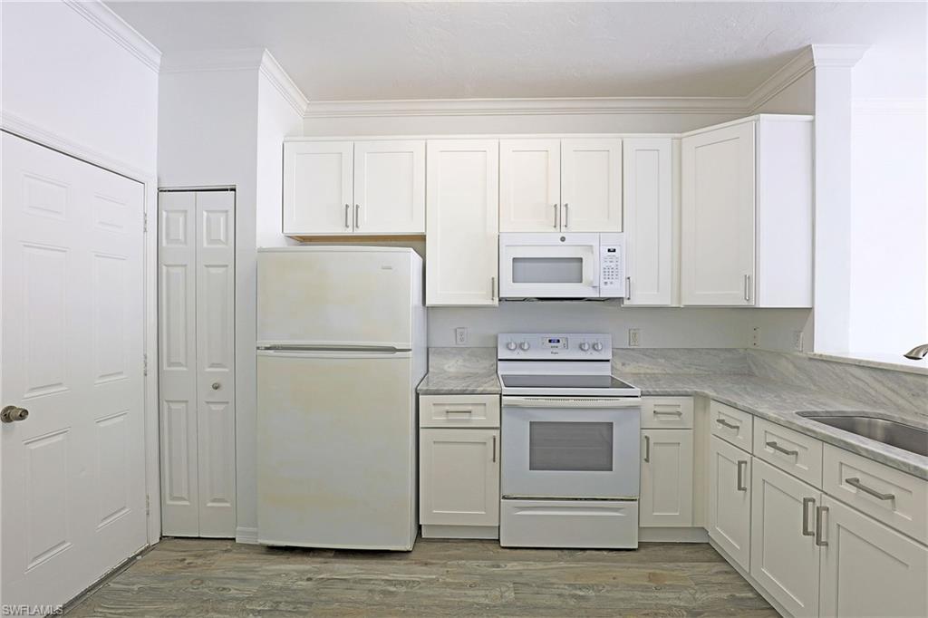 FOREST LAKE TOWNHOMES - Residential Lease