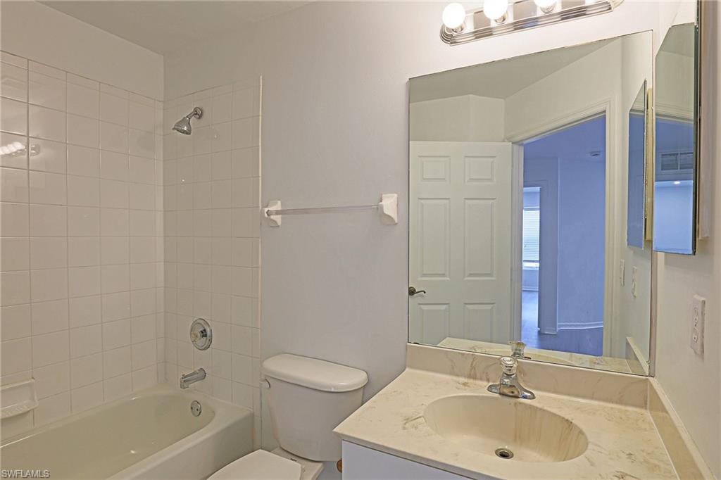 FOREST LAKE TOWNHOMES - Residential Lease