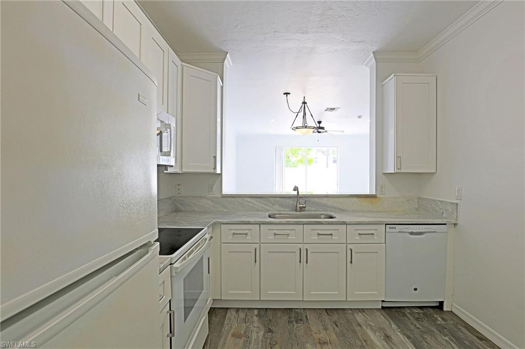 FOREST LAKE TOWNHOMES - Residential Lease