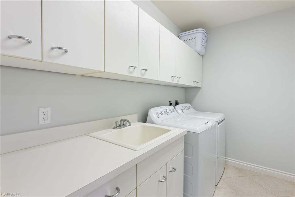 ROYAL MARCO POINT - Residential