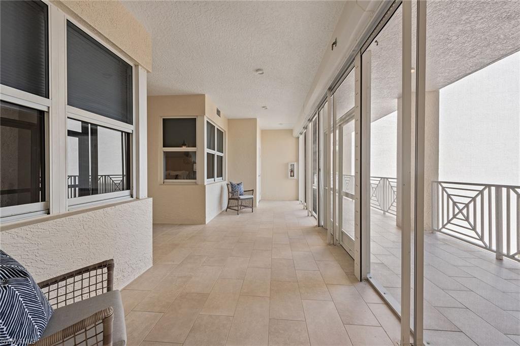 ROYAL MARCO POINT - Residential