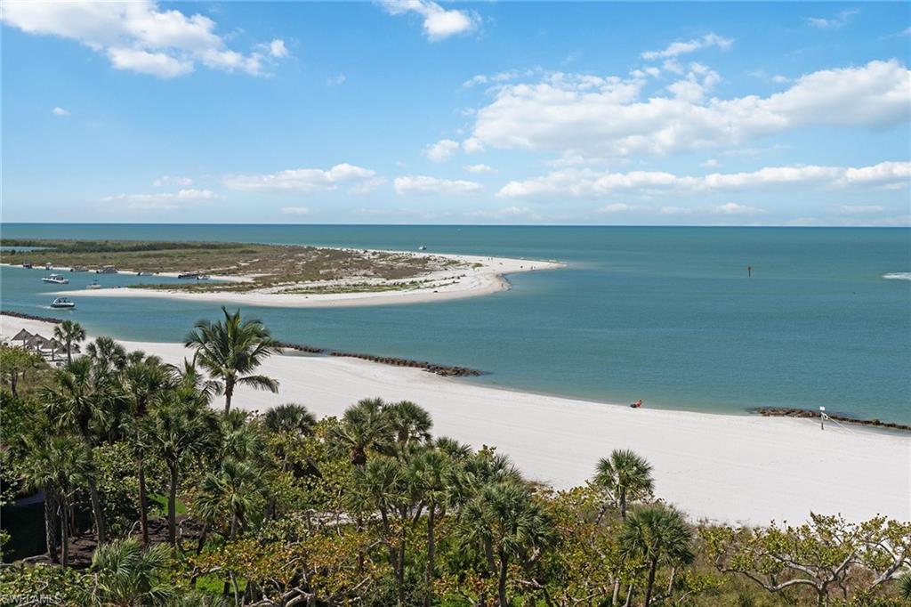 ROYAL MARCO POINT - Residential