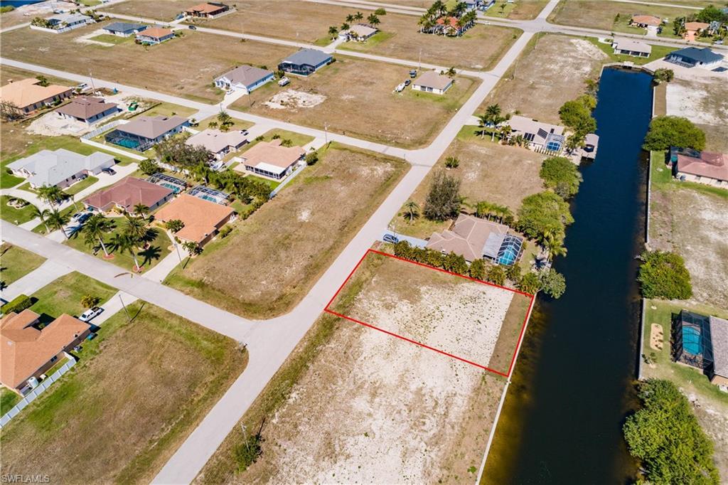 CAPE CORAL - Land