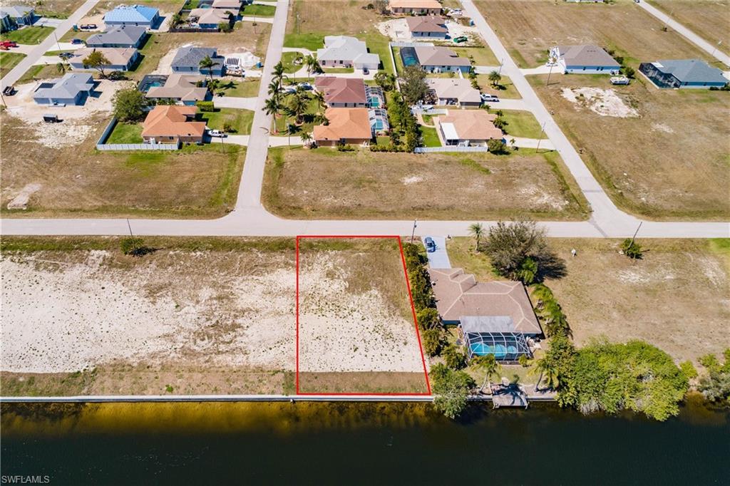 CAPE CORAL - Land