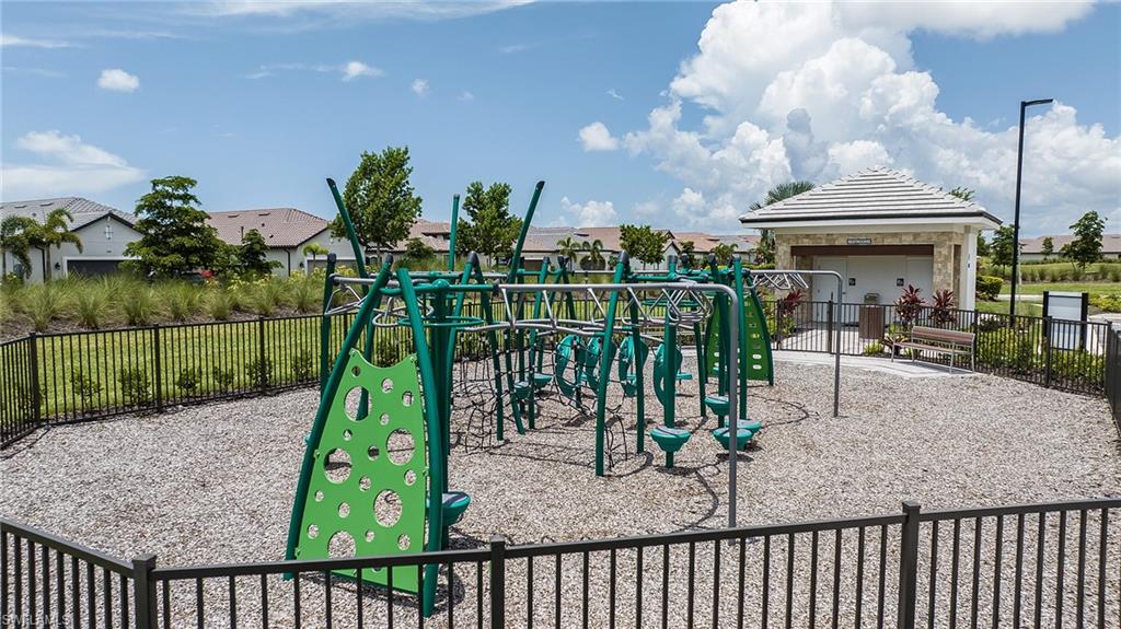 ESPLANADE LAKE CLUB - Residential Lease