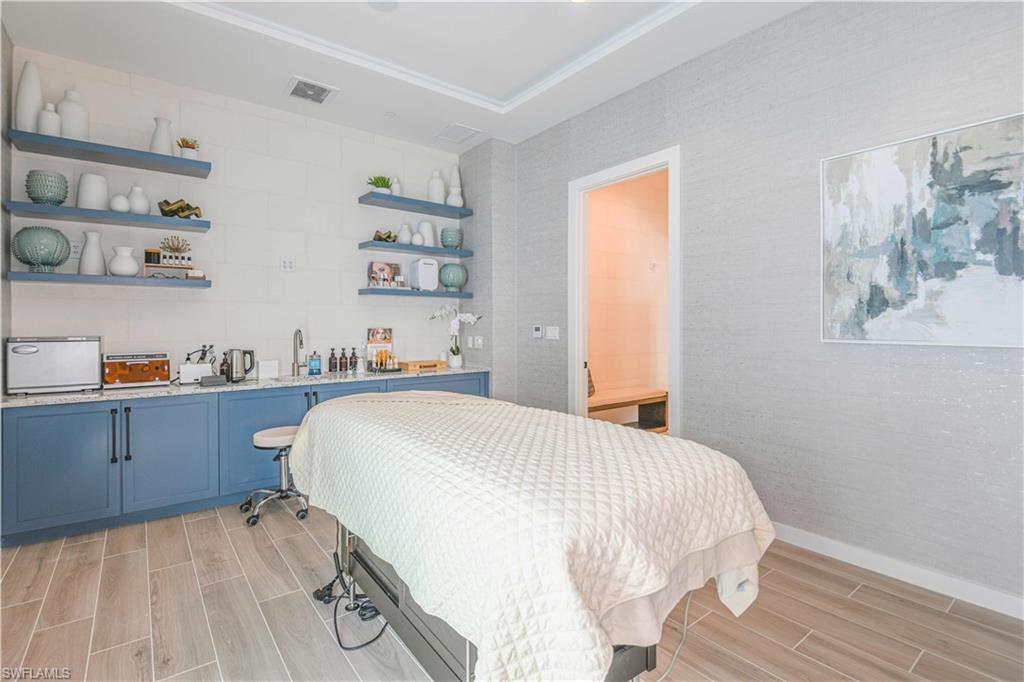 ESPLANADE LAKE CLUB - Residential Lease