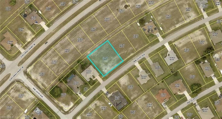 Nice Cape Coral 3 lot site,