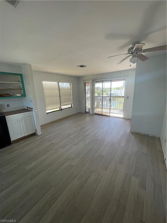 IMPERIAL SHORES - Residential