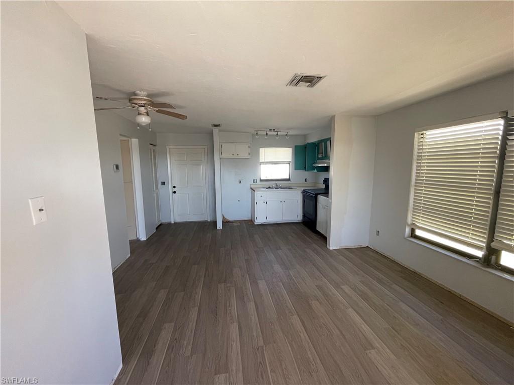 IMPERIAL SHORES - Residential