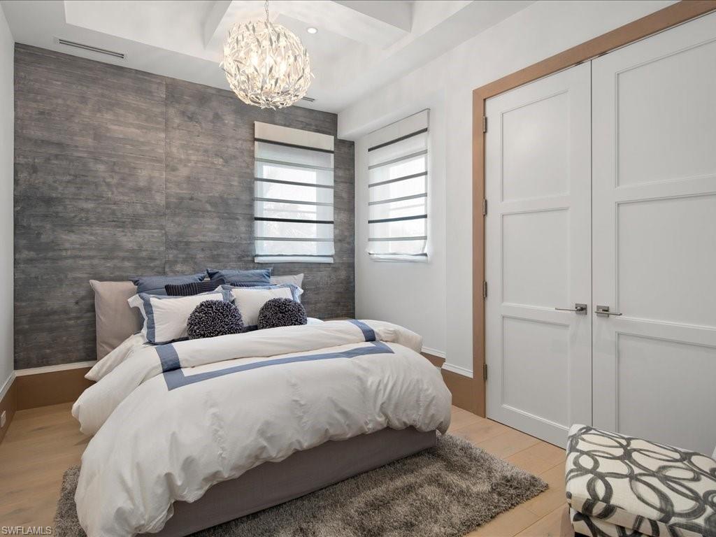 PINE RIDGE - Residential